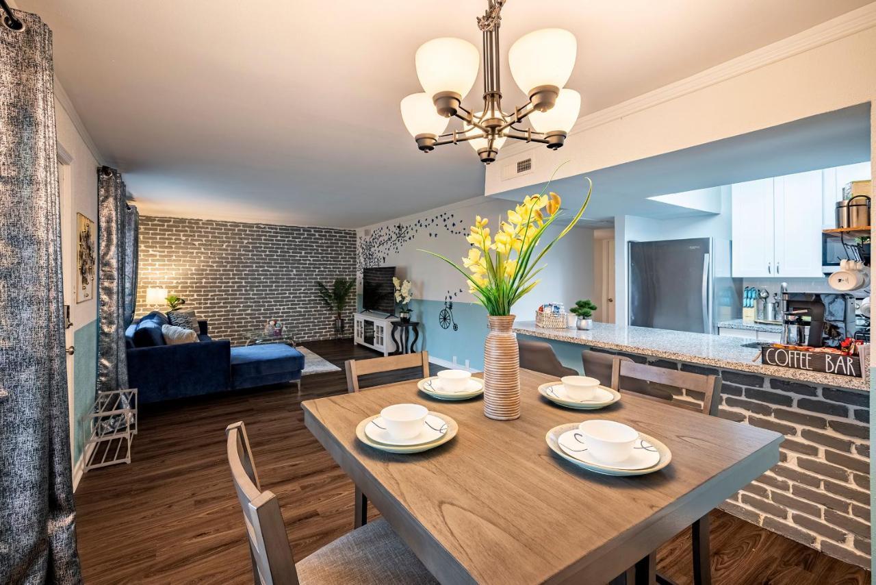 Lovely Comfort Uptown Condo For Houston Trip. エクステリア 写真