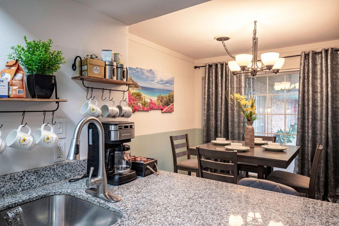 Lovely Comfort Uptown Condo For Houston Trip. エクステリア 写真